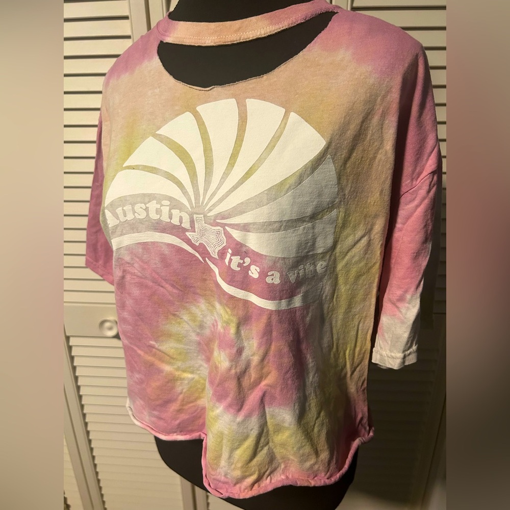 Charmed Fox “Austin, It’s a Vibe” Distressed Tie Dye Cropped T-Shirt
